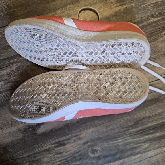 Converse coral and white lace up sneakers. Size 10 1/2 - Picture 8 of 8